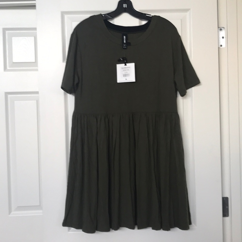 NWT- Agnes & Dora Small Kahlo Dress